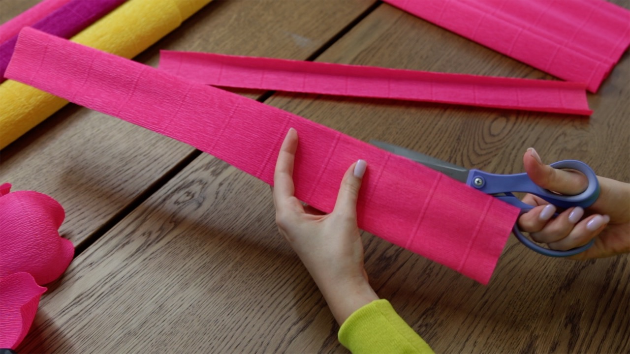 Cutting crepe paper